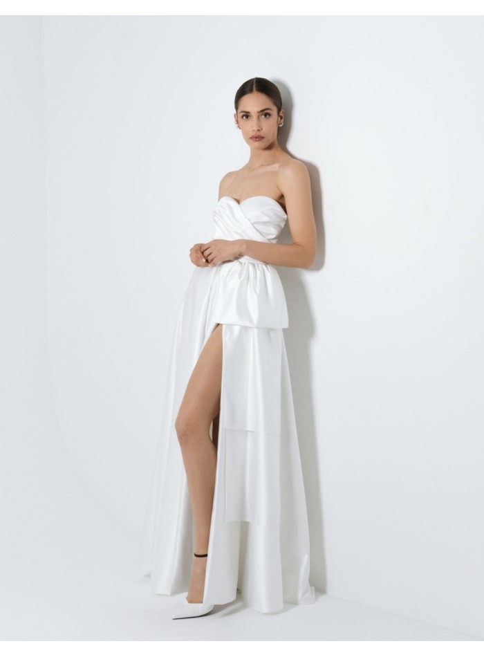 Robe longue de mariage avec encolure cache-coeur