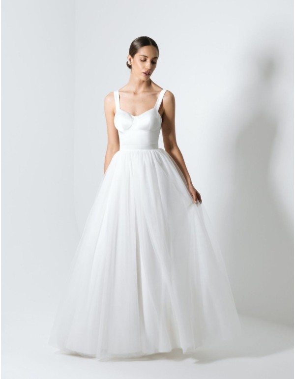 Wedding dress with long tulle skirt 2