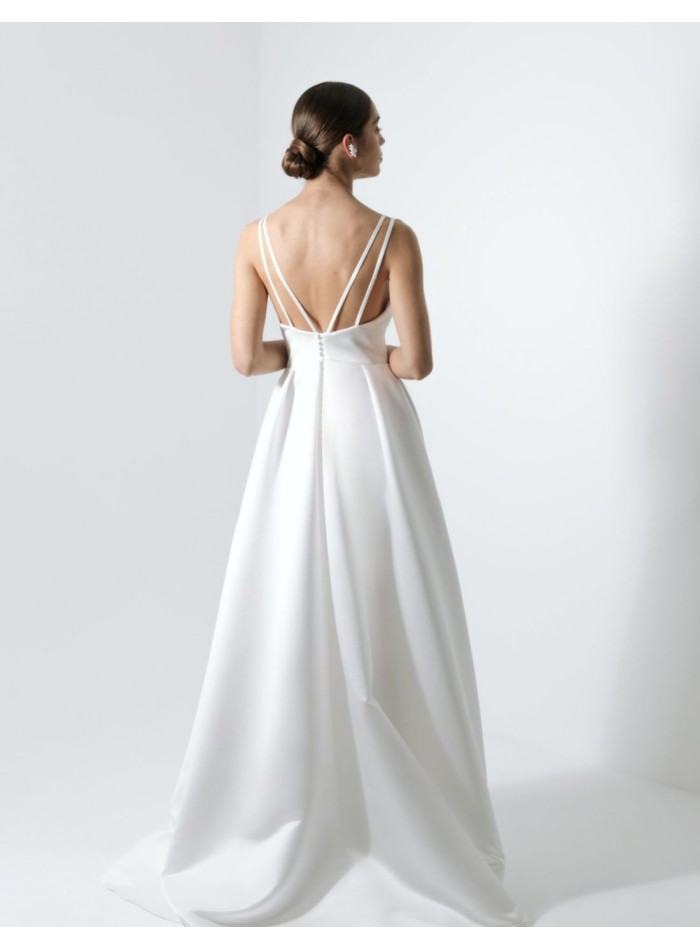 Robe de mariée coupe princesse avec dos croisé...