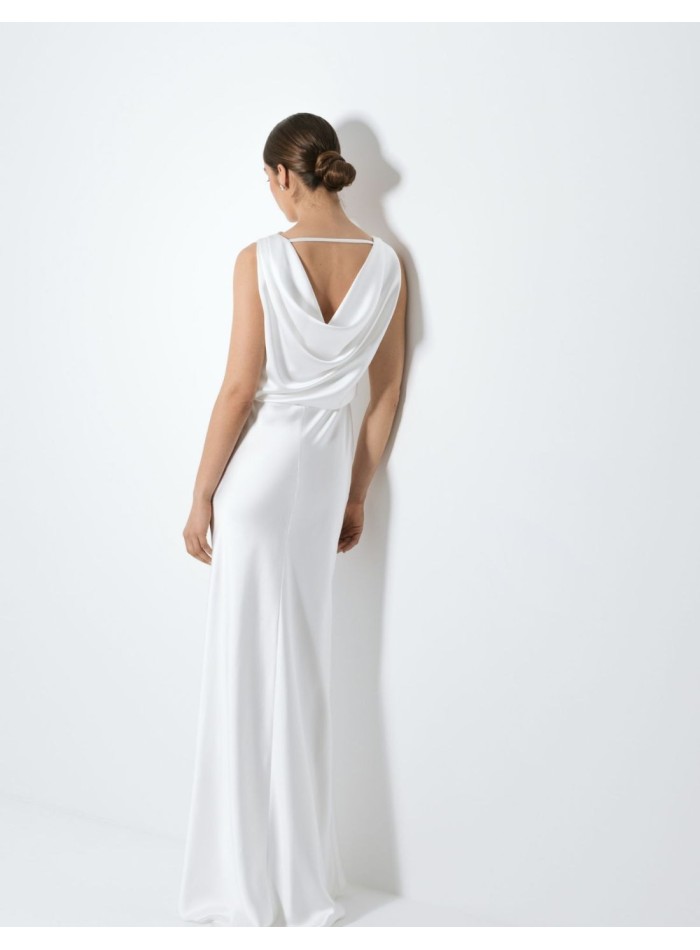Vestido de novia con espalda drapeada
