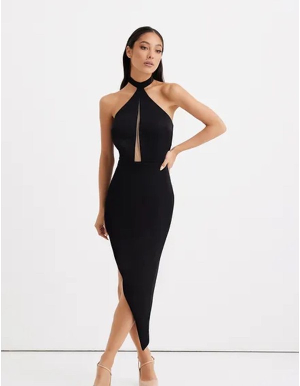 Robe asymétrique décolletée pour les fêtes