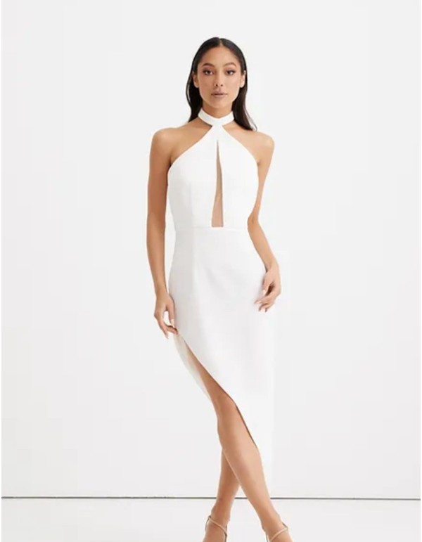 Robe asymétrique décolletée pour les fêtes
