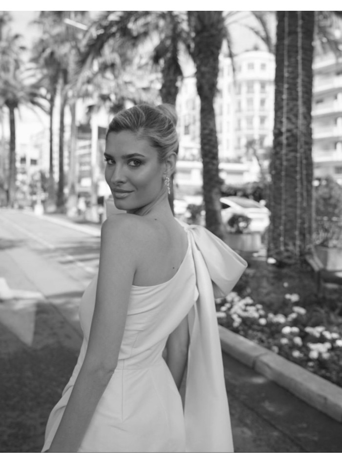 Robe asymétrique avec nœud à l'épaule - Teresa...