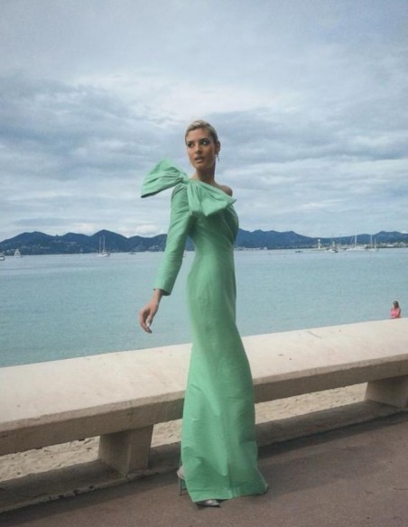 Long party dress with asymmetric neckline and lace - Teresa Andrés Gonzalvo