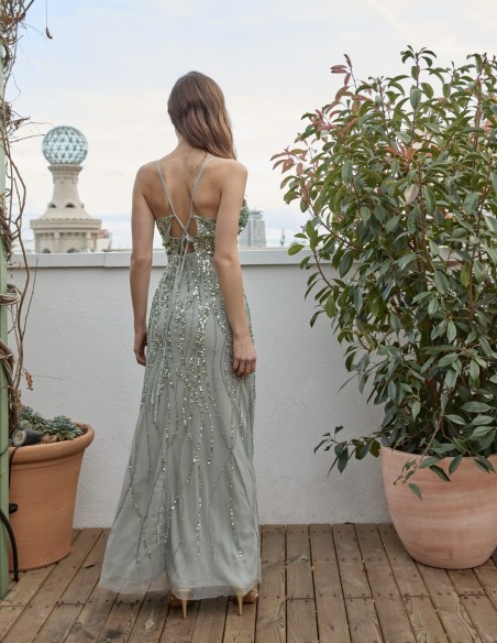 Robe de soirée menthe avec décolleté et paillettes