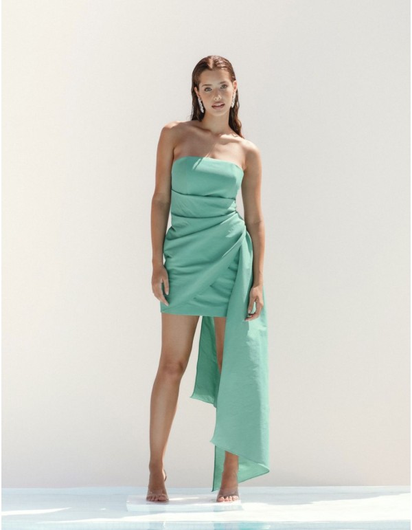 Vestido de fiesta corto drapeado escote bandeau