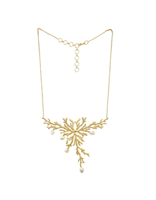 Collar dorado con adorno arrecife y perlas blancas