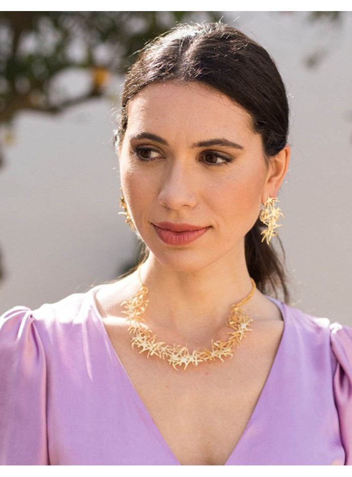 Gold necklace with starfish ornament