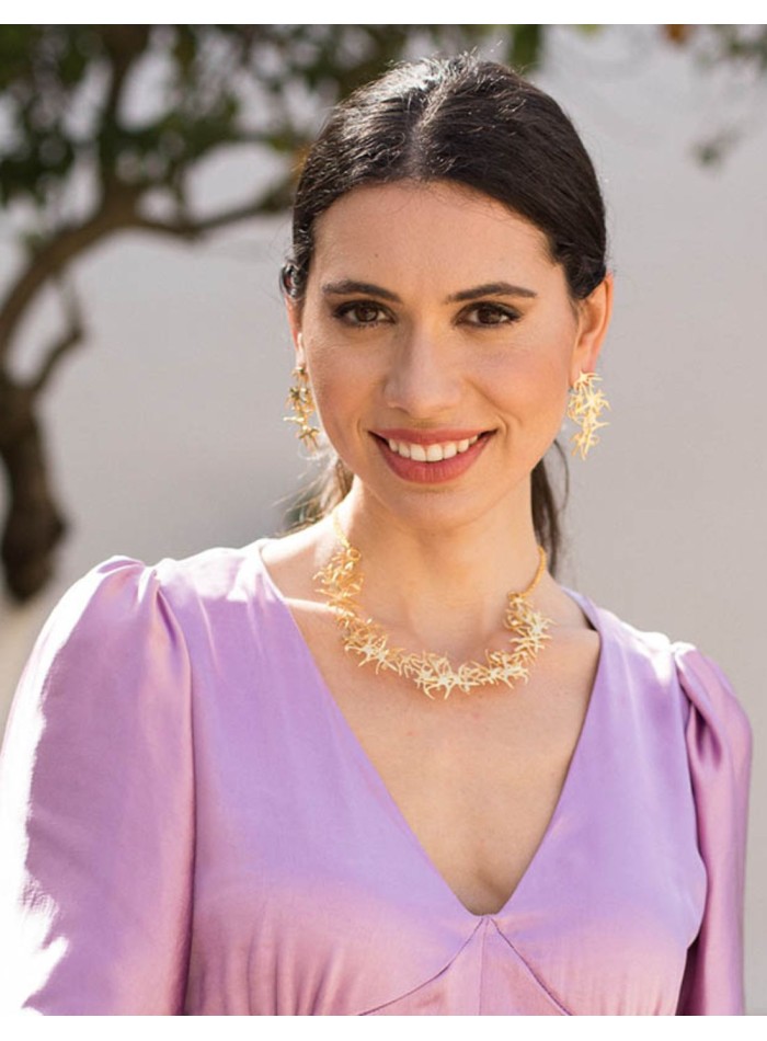 Gold necklace with starfish ornament