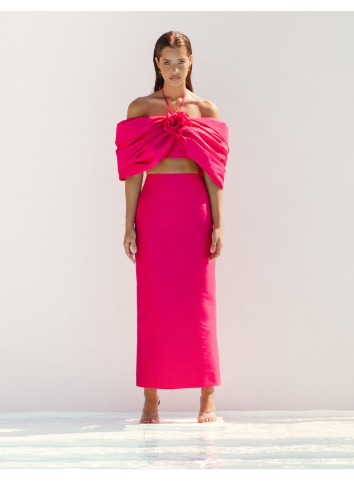 High-waisted pencil skirt with high waistline