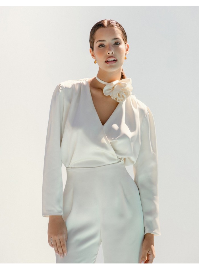 Satin party pants with high waistband for guests