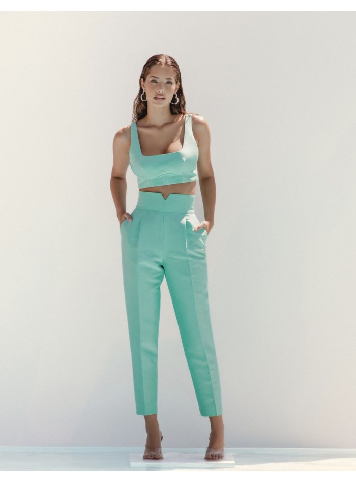 Pantalon à taille large et à plis avec ceinture...