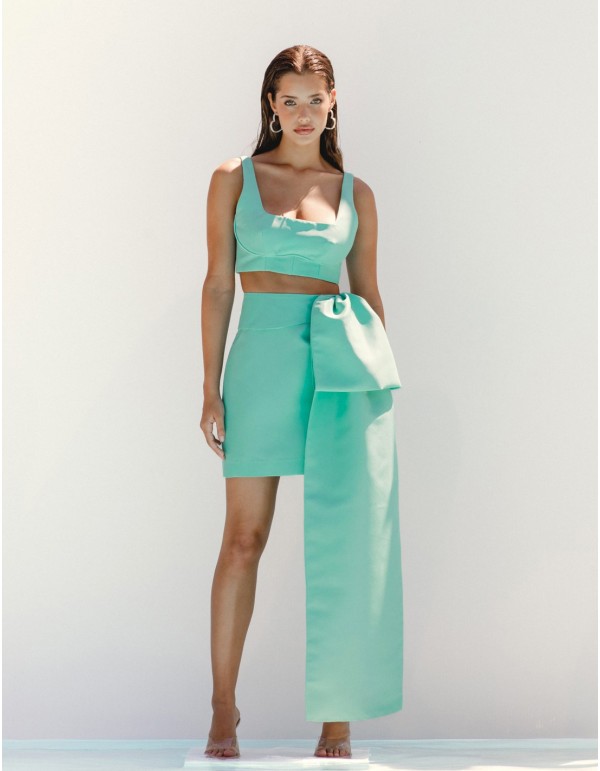 Crop top de fiesta con tirante grueso y cierre lazada 2