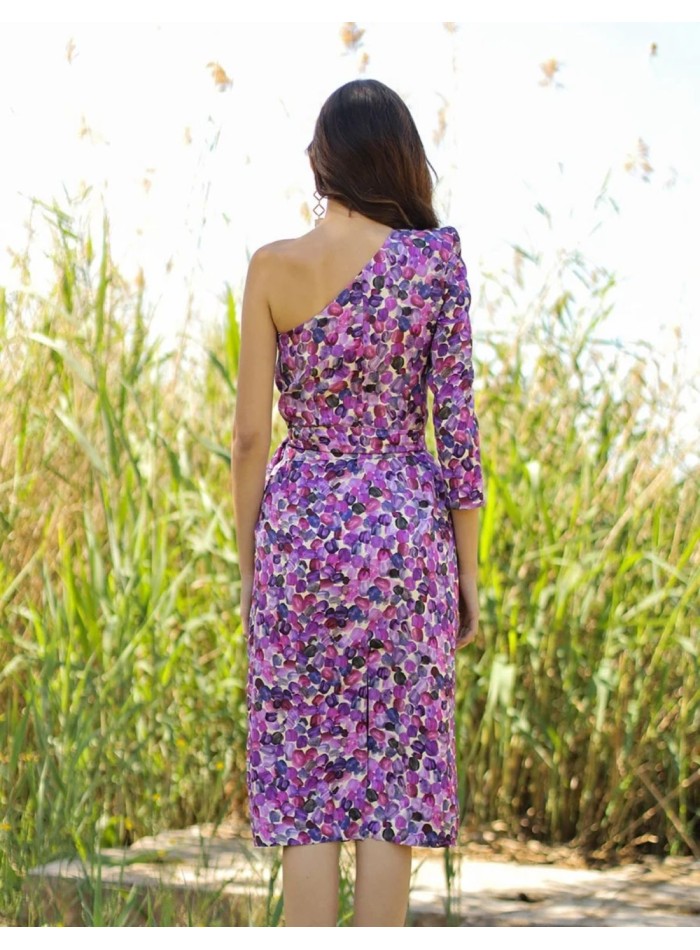 Robe de cocktail imprimée à encolure asymétrique