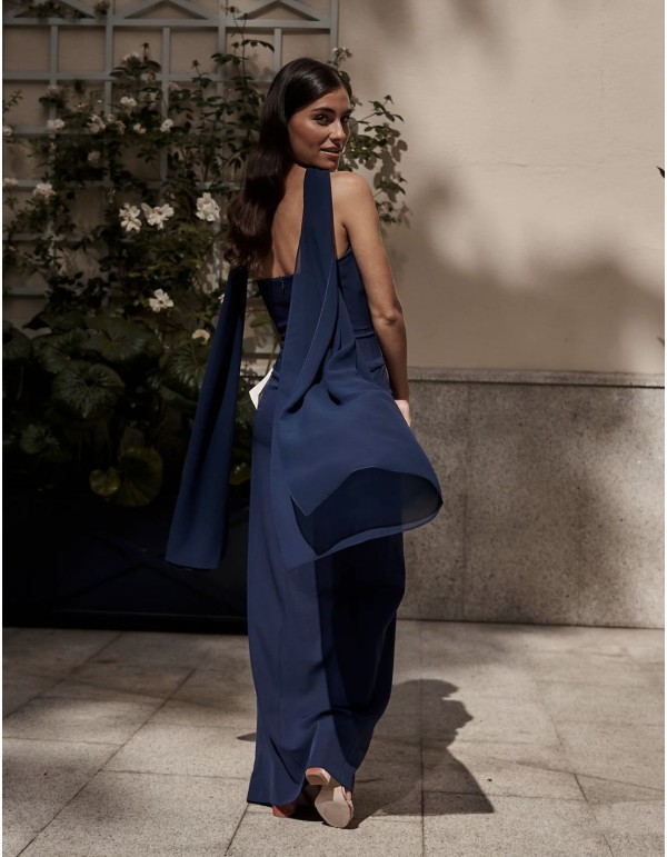 Chal de fiesta en azul marino para invitadas. 2