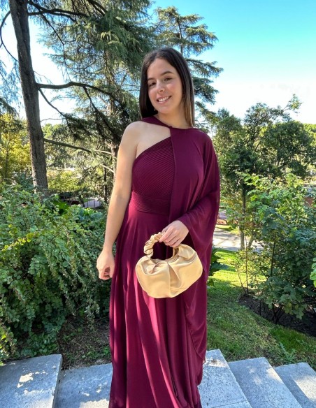 Chiffon cape for autumn guests.