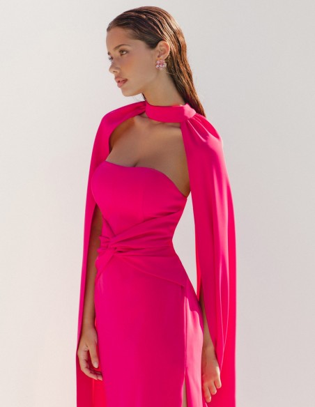 Robe longue sans bretelles avec cape