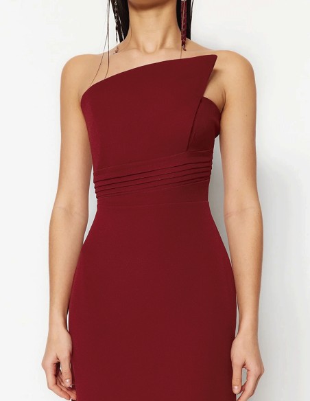 Vestido de fiesta palabra de honor invitada