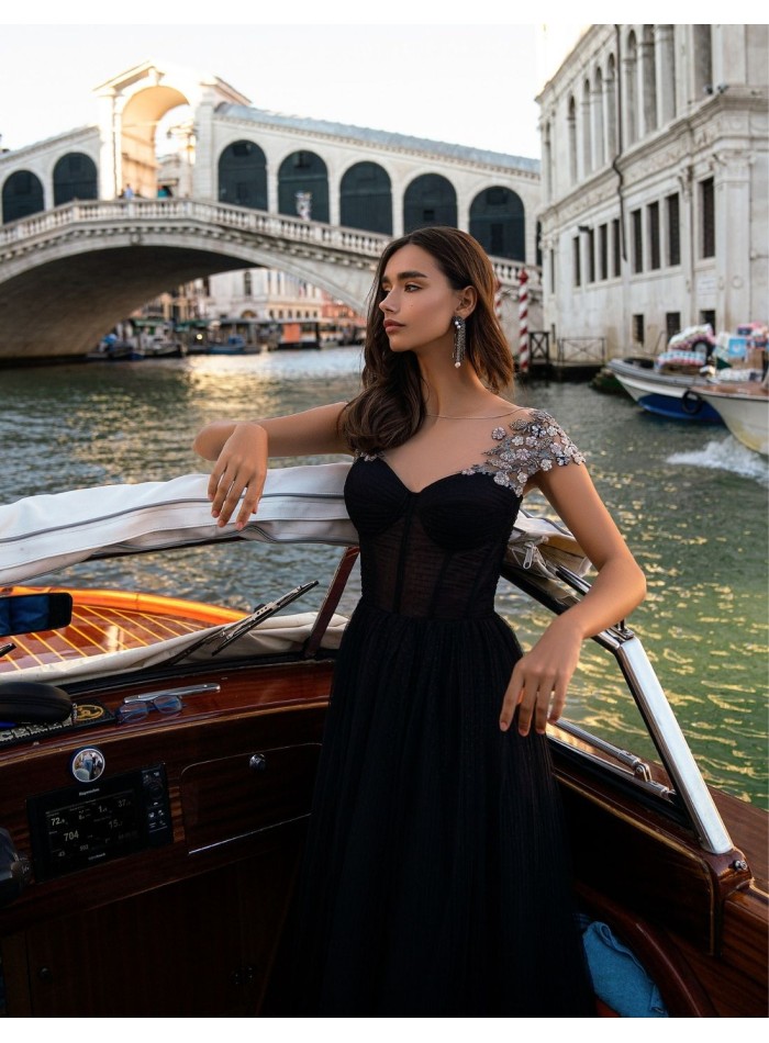 Vestido de fiesta midi negro con falda de tul