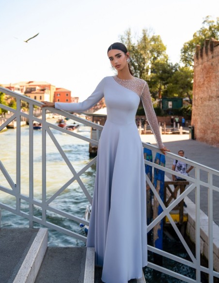 Vestido de fiesta largo gris perla con manga fantasía