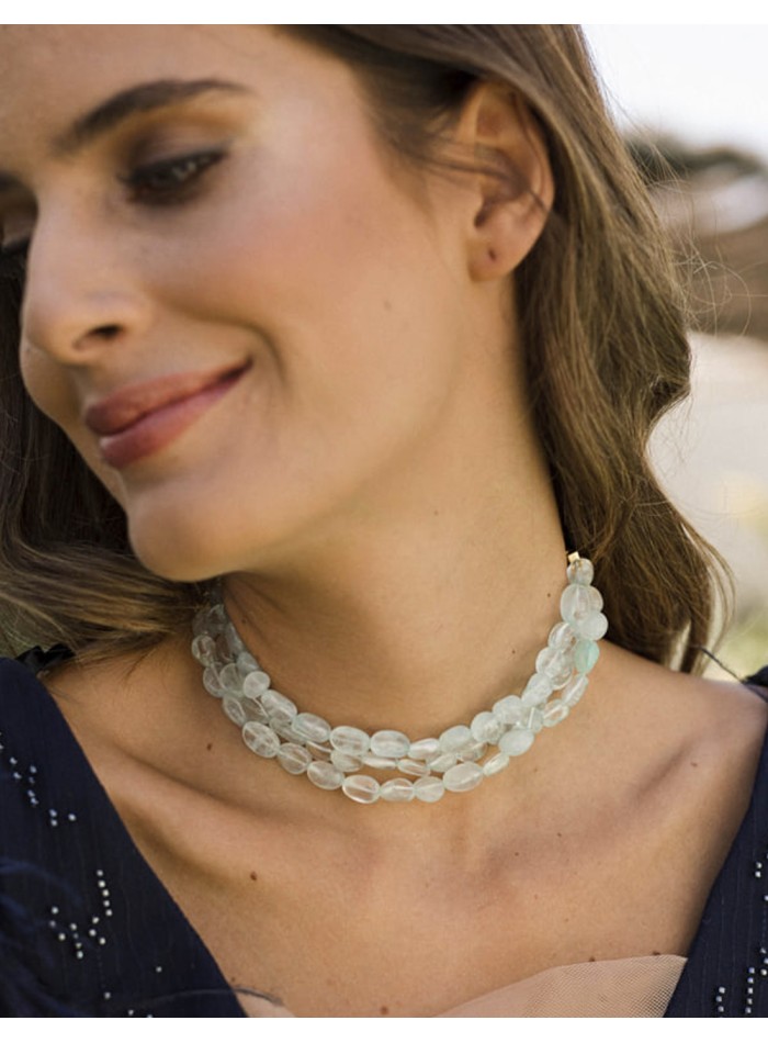 Choker triple con piedras naturales