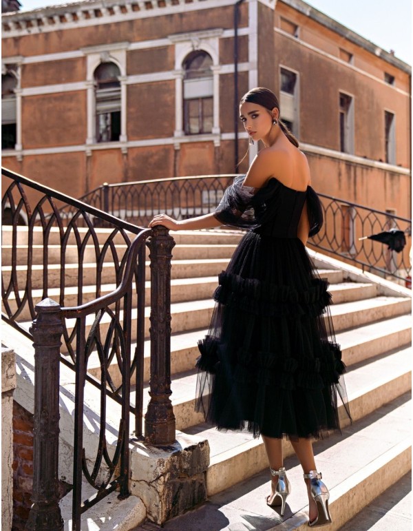 Midi dress in tulle with dropped sleeves