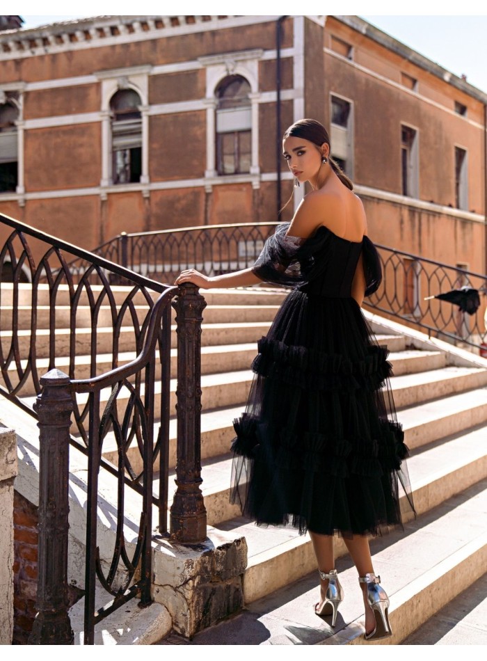 Vestido midi de tul con mangas caidas