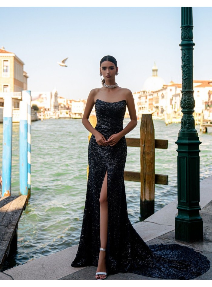 Vestido de fiesta largo con lentejuelas y cola