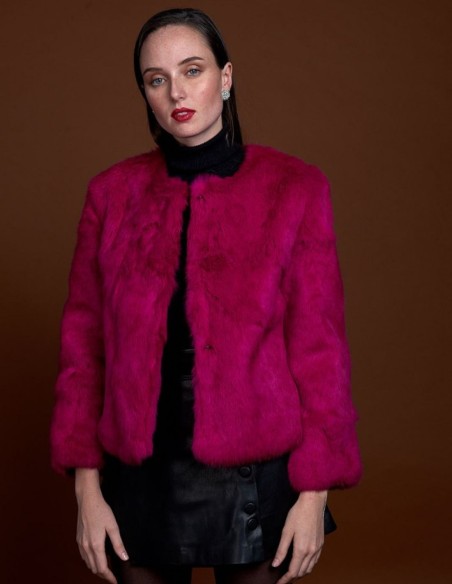 Chaqueta de pelo de conejo y cuello redondo