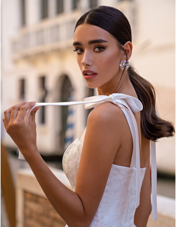 Robe de soirée midi avec bretelles à nœuds et jupe en tulle 2