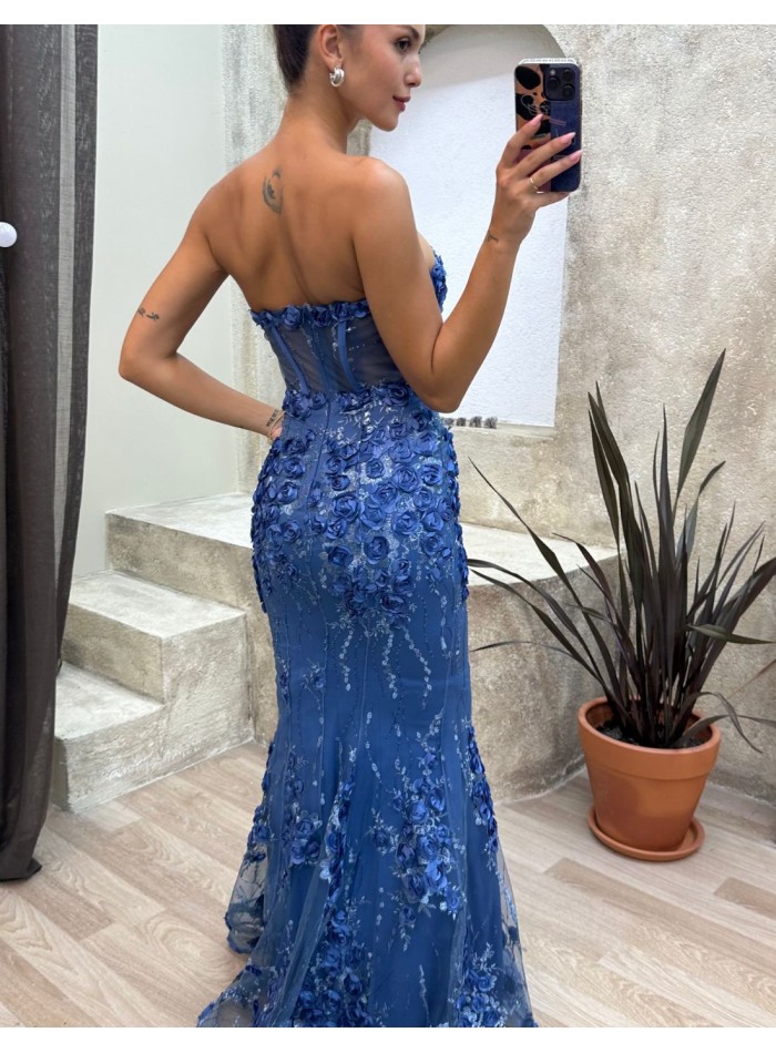 Robe de soirée sans bretelles avec détails de...