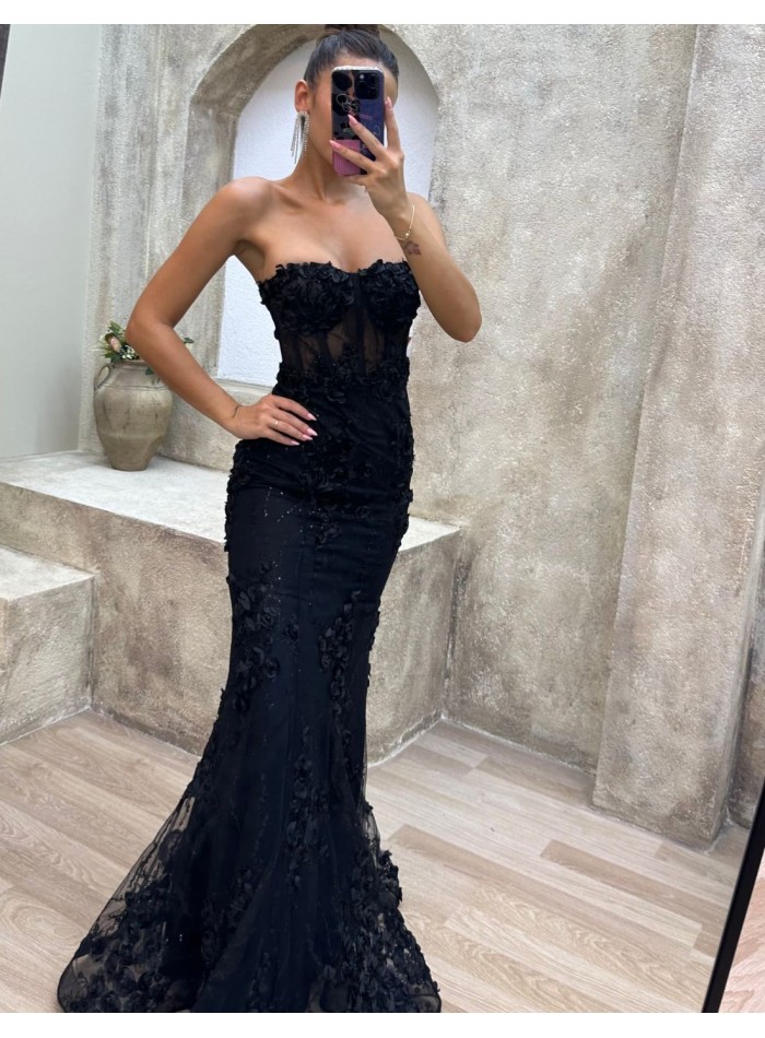 Strapless party dress with rose details