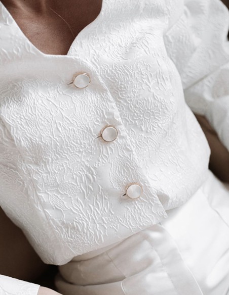 Brocade white jacket with puffed sleeves