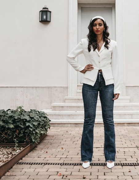 Chaqueta americana blanca de novia con botones