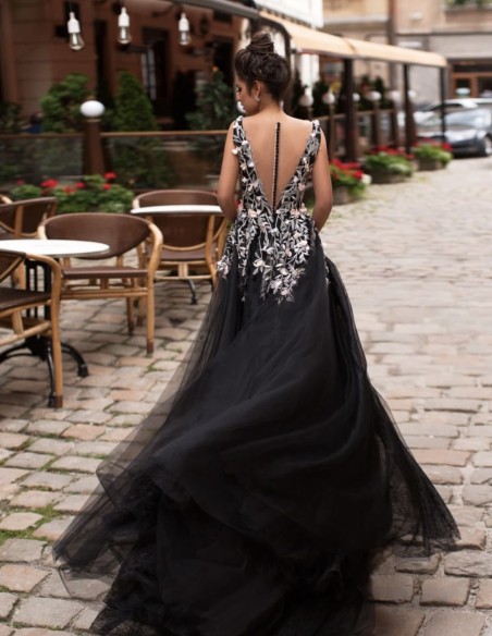 Long party dress with plunging neckline and floral embroidery