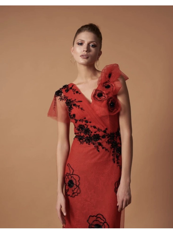 Long party dress in tulle embroidered with...