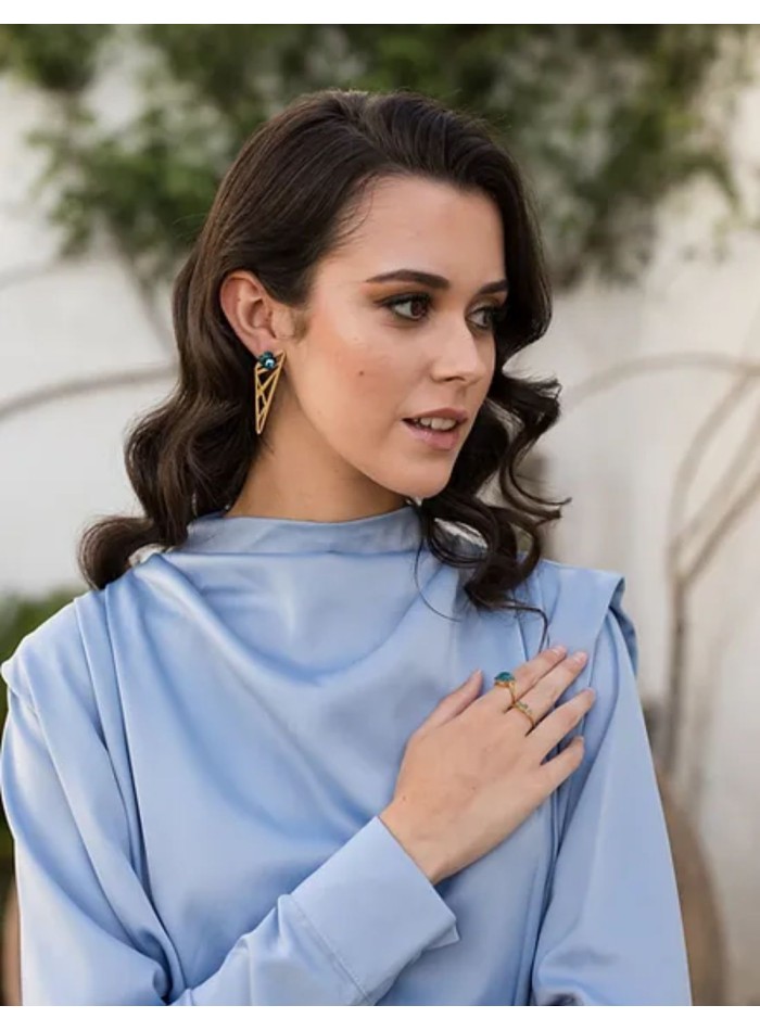 Robe longue en satin bleu ciel à manches longues