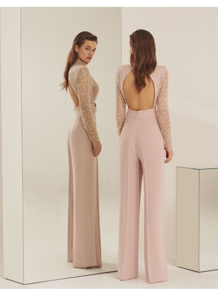 Mono largo de fiesta rosa empolvado con manga...