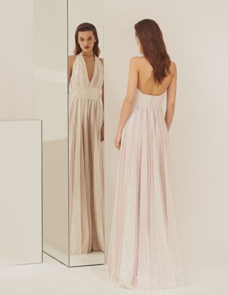 Long party dress with halter neckline and long skirt