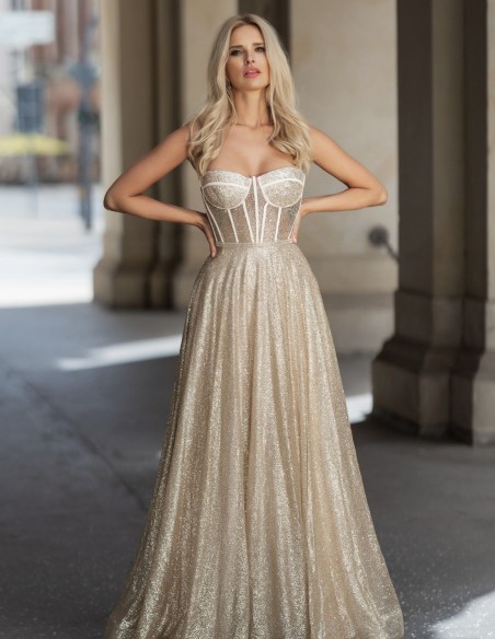 Robe de soirée longue avec tissu brillant et corset