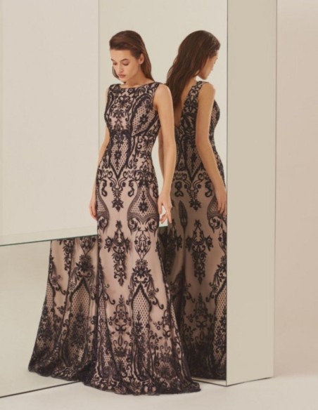 Long party dress with black lace print
