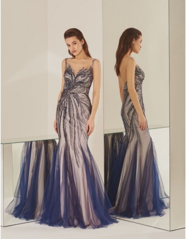 Vestido de fiesta de tul con cuerpo de pedrería