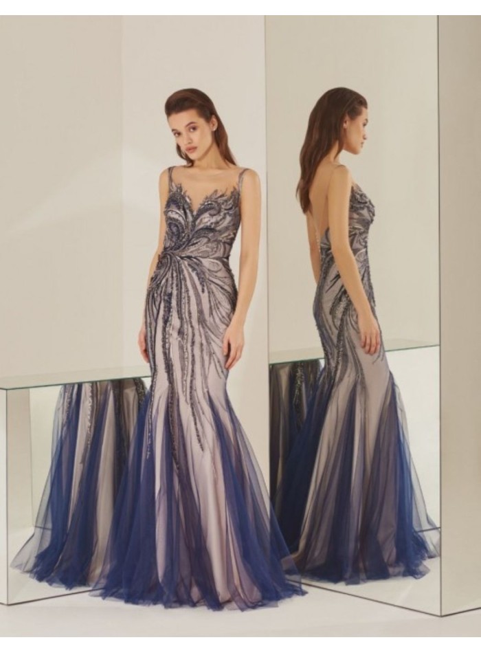 Vestido de fiesta de tul con cuerpo de pedrería