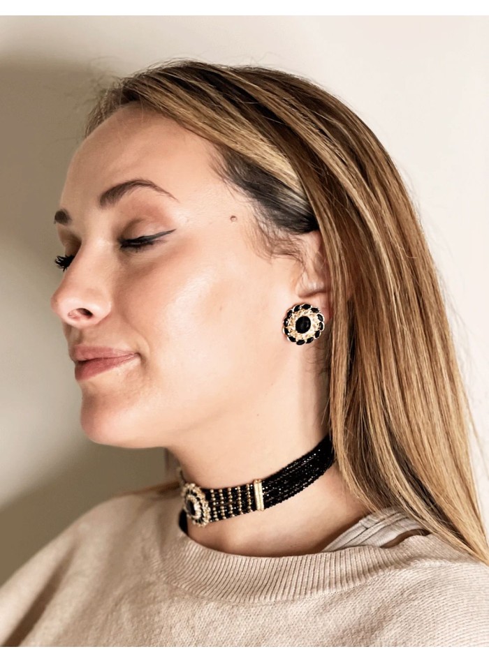 Choker with stones and beads black