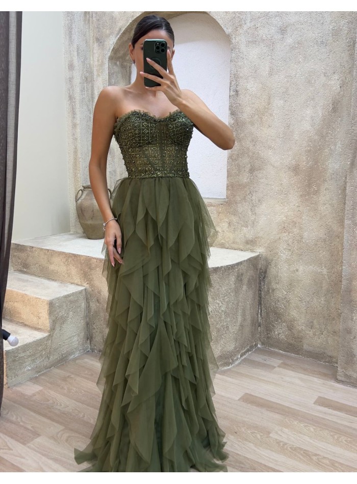 Vestido de fiesta con corsé de pedrería y falda...