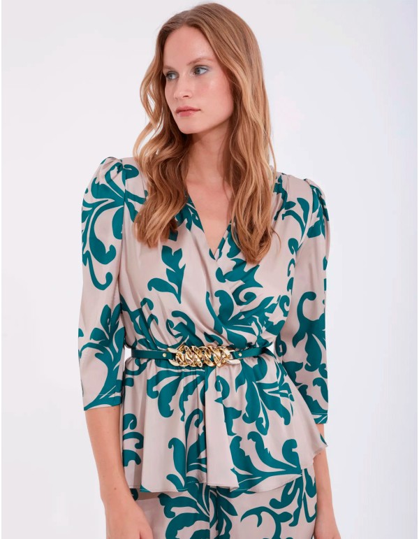 Conjunto de blusa y pantalón estampados 2