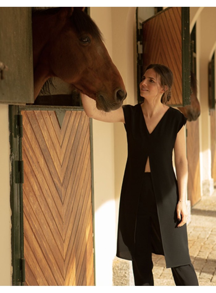 Pantalon midi noir à taille haute avec pinces