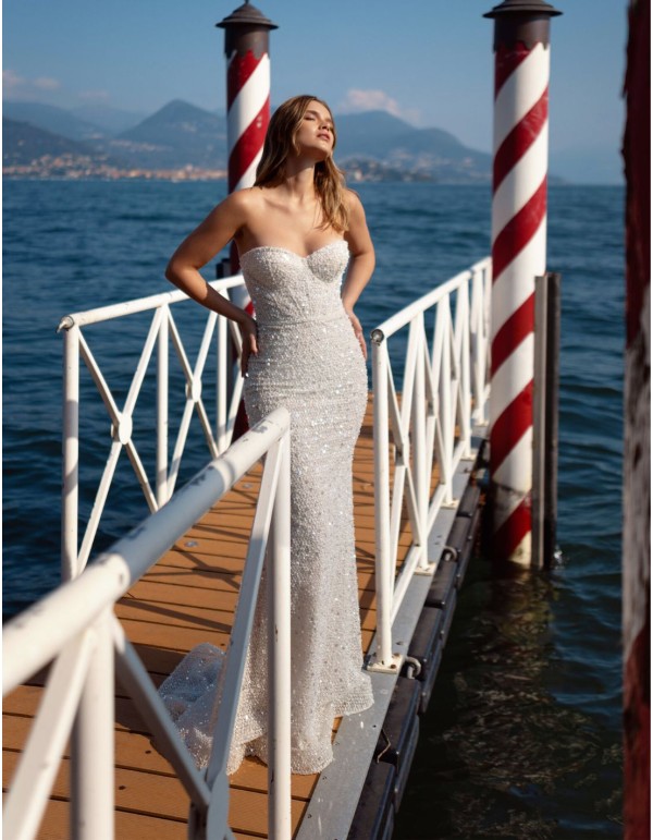 Rhinestone strapless wedding dress with detachable train 2