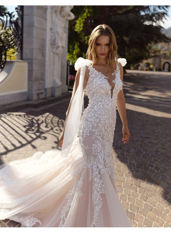 Robe de mariée nude avec décolleté et dos en V,...