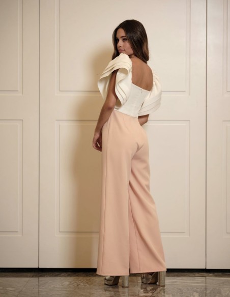 Long party jumpsuit combined with layered short sleeves